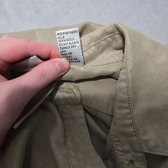 Chicos Womens Beige Long Sleeve Button Up Shirt Size L Neutral Basic Capsule - Picture 4 of 8